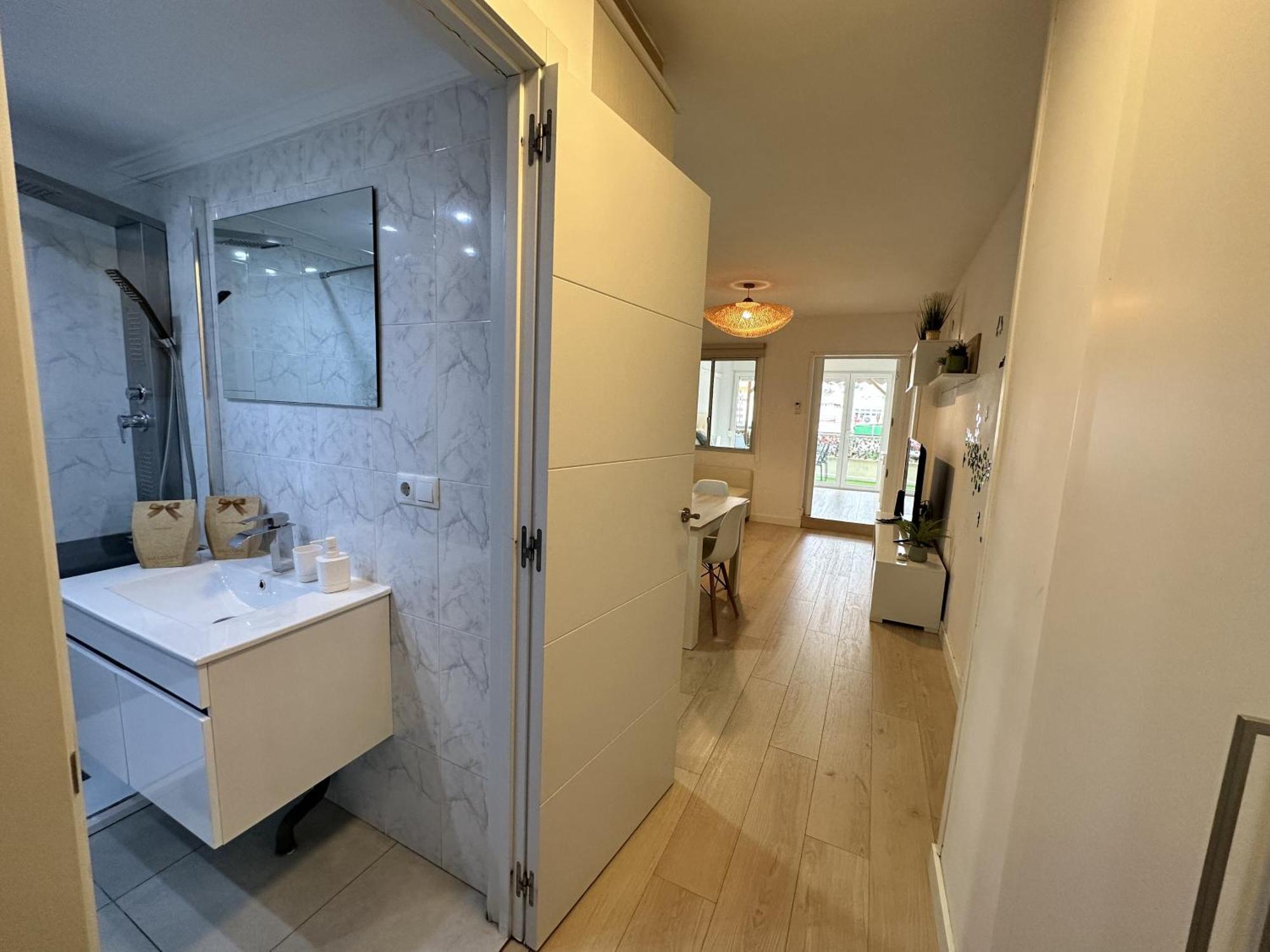 Ver1 - Terraza - 1 Dorm - Wifi - Centro A 100 Metros - Playa A 600 Metros Torremolinos Bagian luar foto